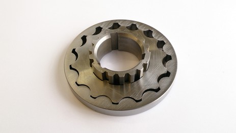 Serpentine oil pump gears