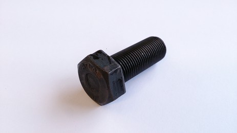 FRONT PULLEY BOLT